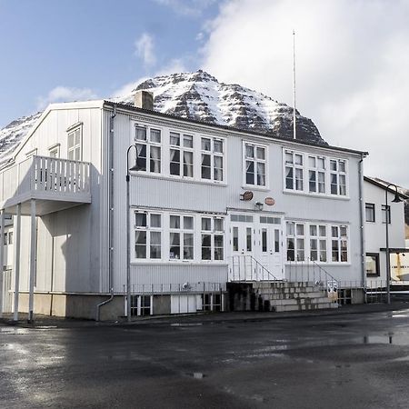 Einarshusid Guesthouse Bolungarvík Zewnętrze zdjęcie