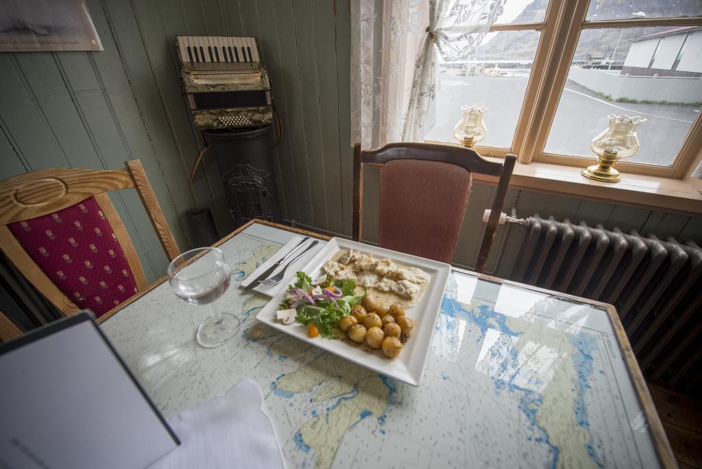 Einarshusid Guesthouse Bolungarvík Zewnętrze zdjęcie