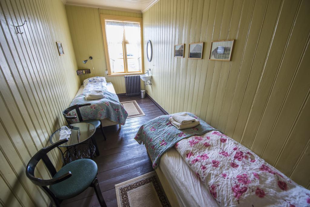 Einarshusid Guesthouse Bolungarvík Zewnętrze zdjęcie